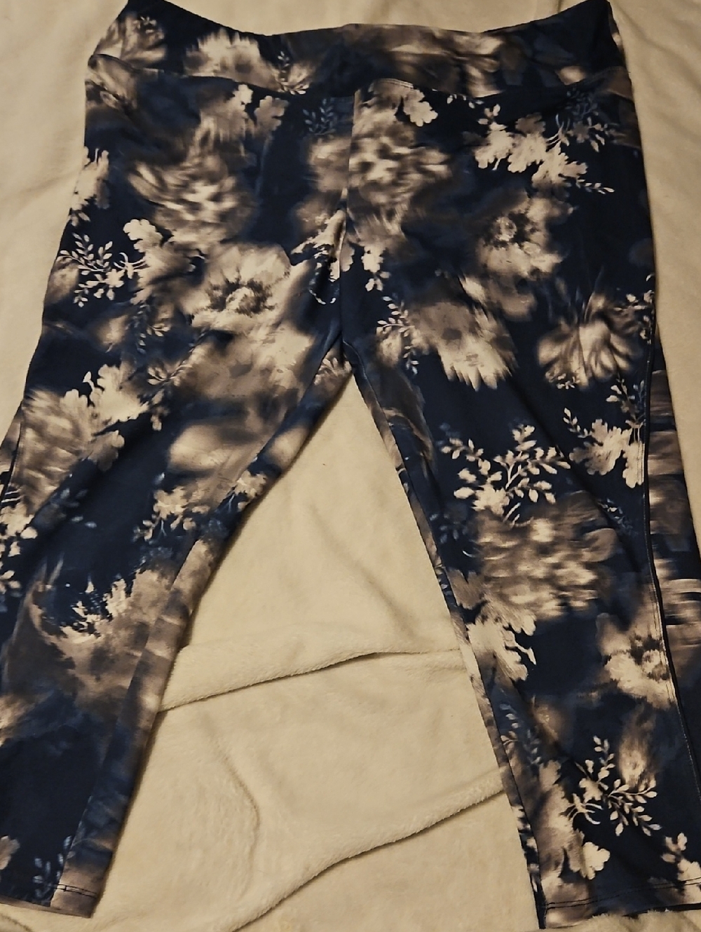 Vera Wang Navy and White Stitch-Detail Leggings